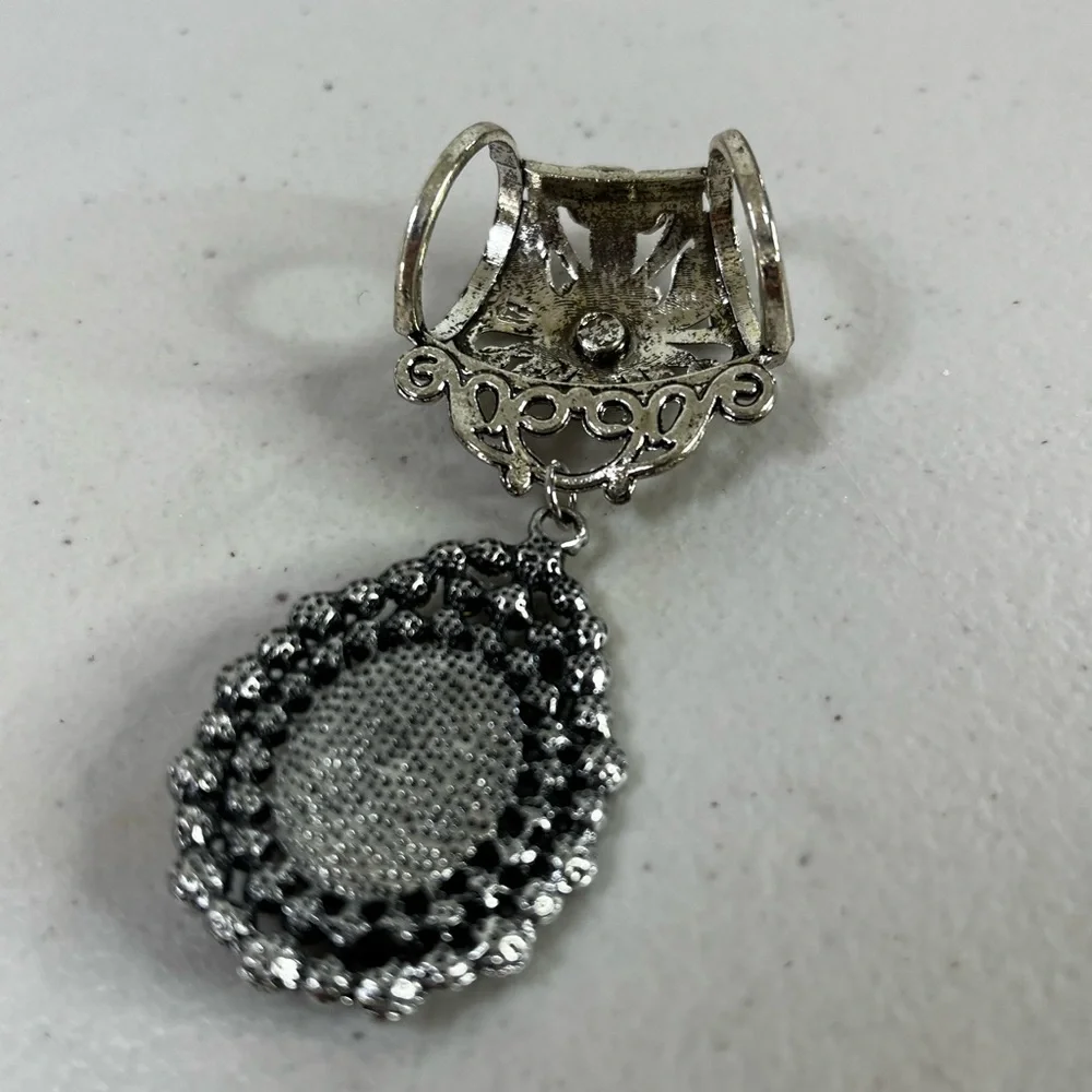 Elegant Silver toned scarf slide/bail  with Black Pendant - scarf jewelry NWOT